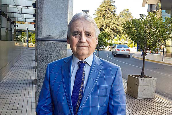 Alejandro Gil busca cerrar flancos legales derivados de su gestión en Clínica Las Condes